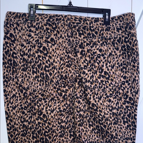 Terra & Sky Leopard Print Straight Leg Jeans - Picture 6 of 7
